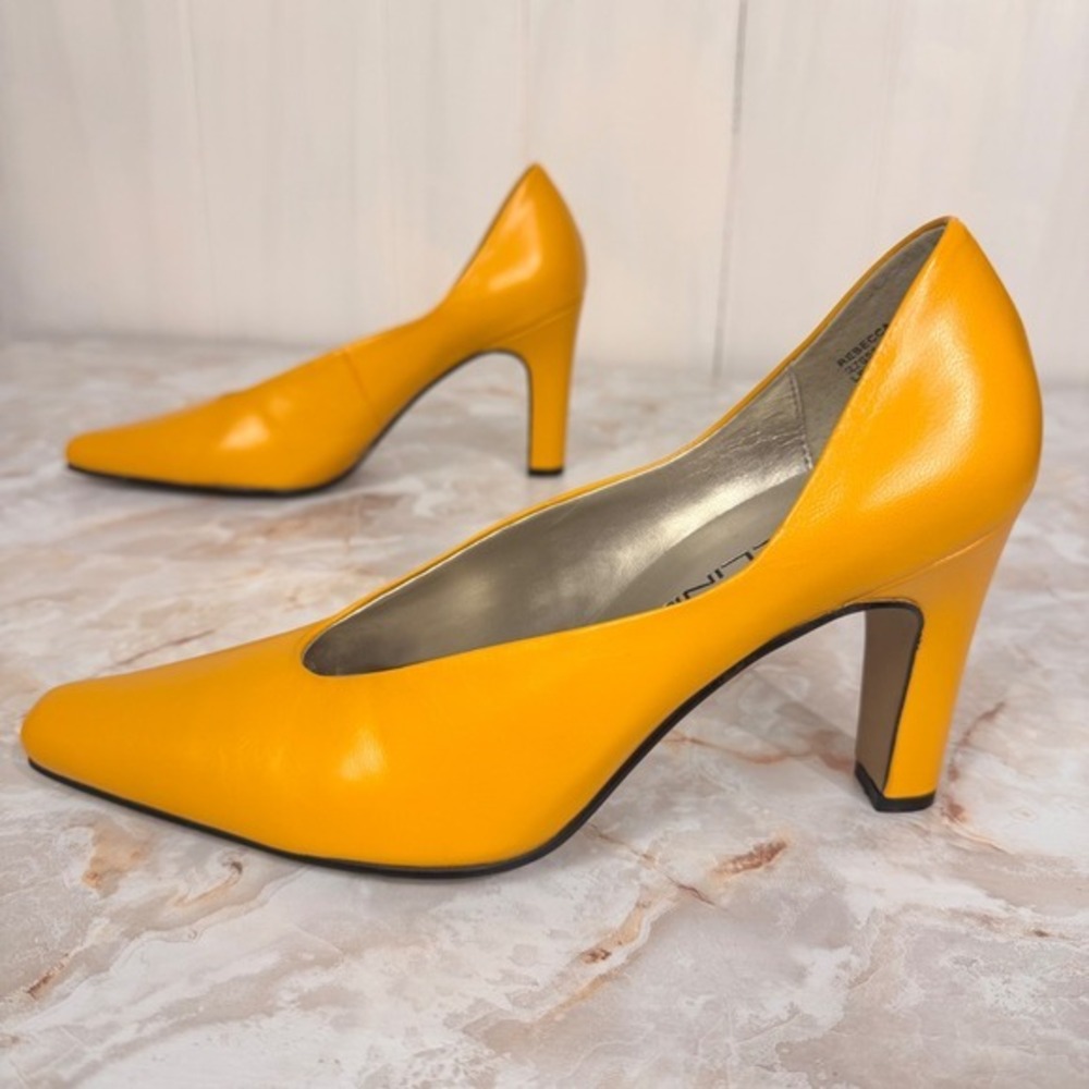 Bellini Rebecca Pumps Women 8W Yellow Leather Pointed Toe Block Heel Dress Shoes